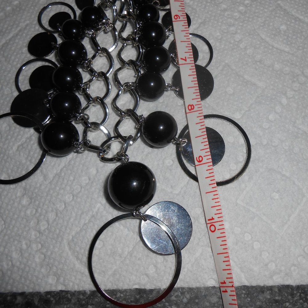 Vintage 90s Geometric Chunky Black and Silver Bib Statement Dangle Necklace - Picture 9 of 11